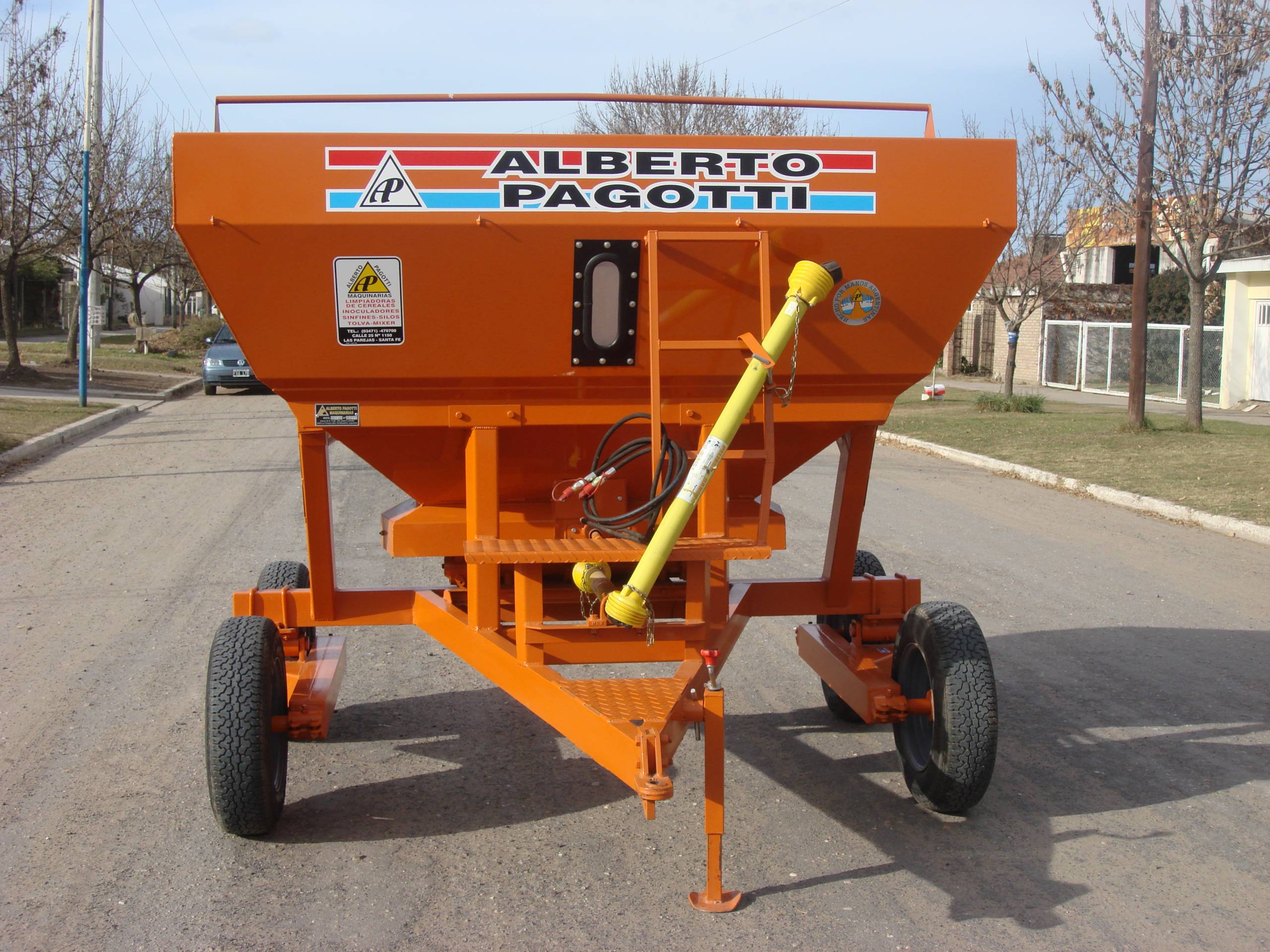 Fertilizadora 3000kg. - Imagen 3